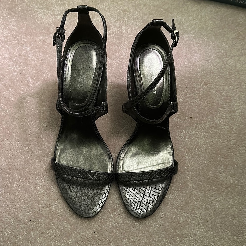 Ninewest black